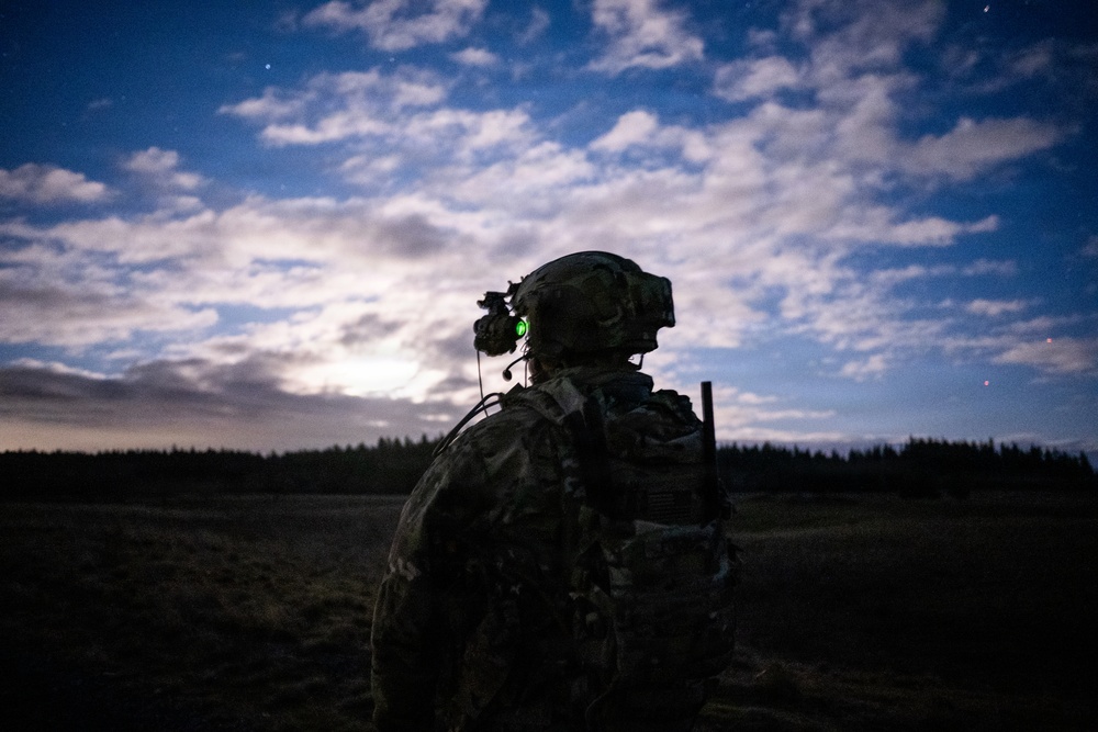 U.S. Soldiers conduct live fire exercise after dark