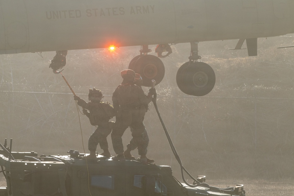 3-2 GSAB Conducts Joint Sling Load Training