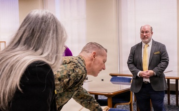 Superintendent visits Nimitz Library at U.S. Naval Academy