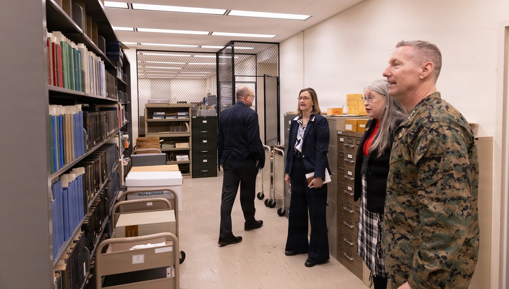 Superintendent visits Nimitz Library at U.S. Naval Academy
