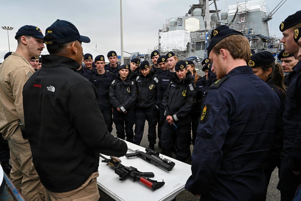 Royal Norwegian Navy cadets visits NAVSTA Rota
