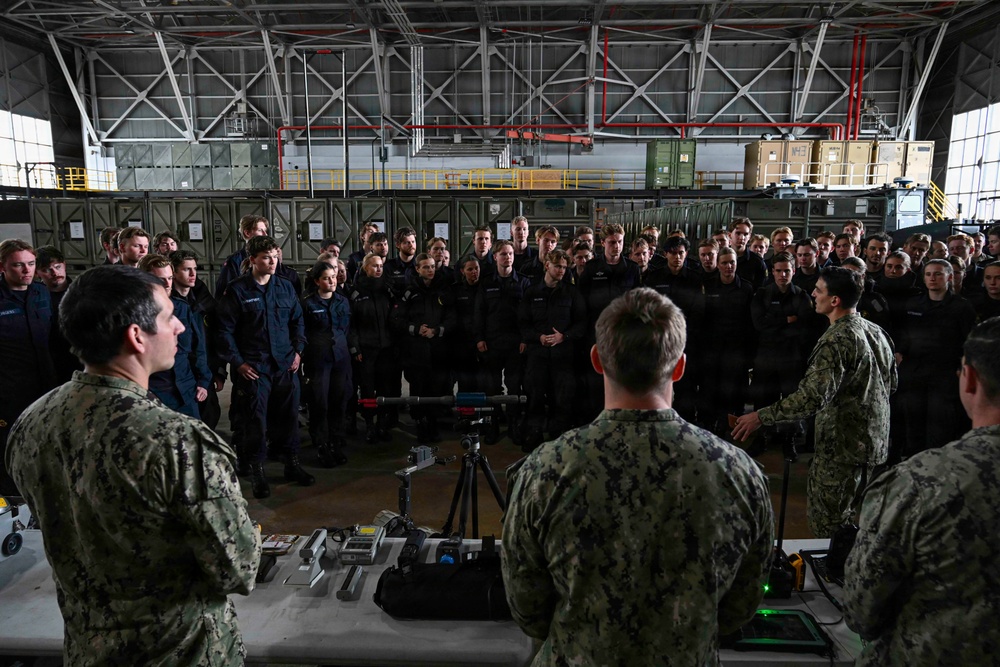 Royal Norwegian Navy cadets visits NAVSTA Rota