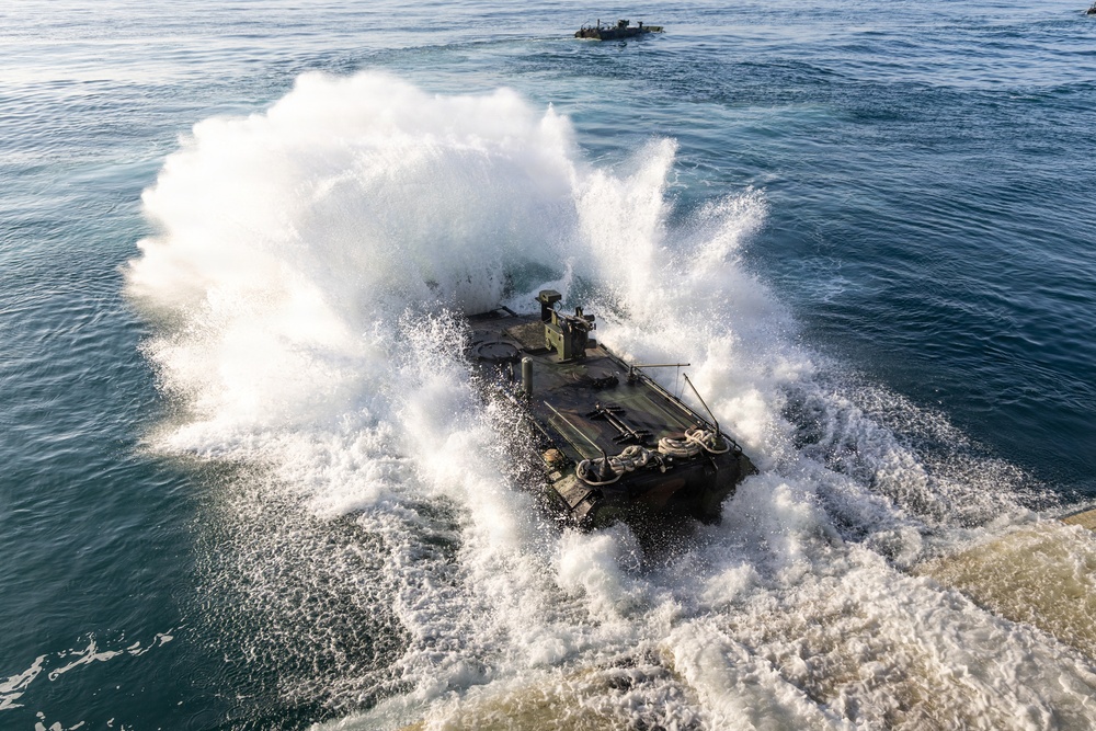 Marines conduct multiple splashes aboard USS Arlington during TCAT 26.1