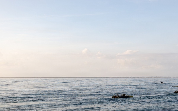 Marines conduct multiple splashes aboard USS Arlington during TCAT 26.1