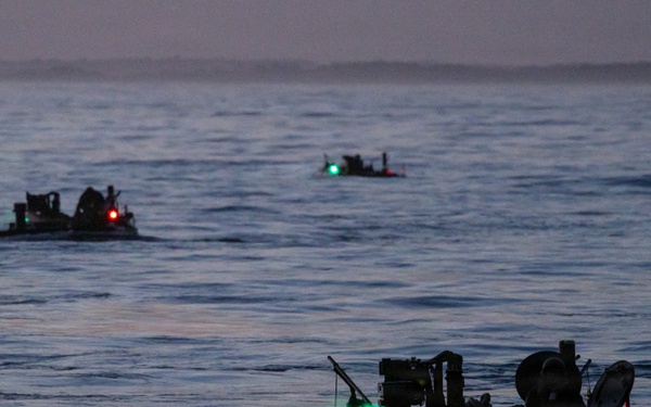 Marines conduct multiple splashes aboard USS Arlington during TCAT 26.1
