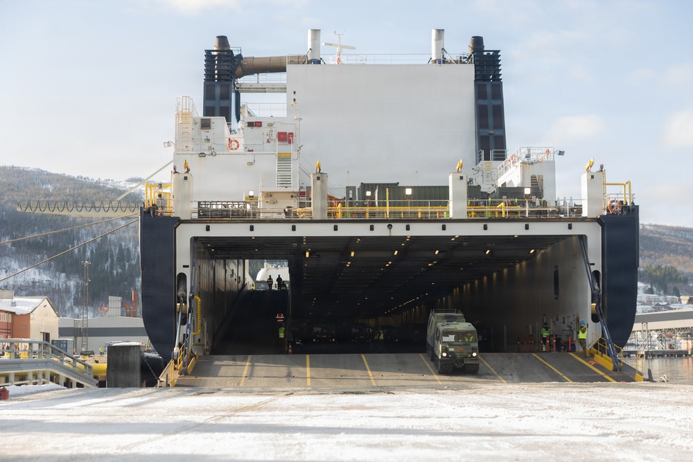 CORE26 | Norwegian, U.S. Forces Conduct Logistics Operations for Arctic Exercise