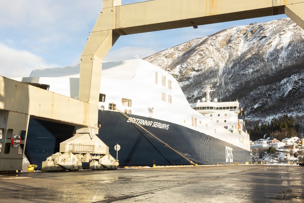 CORE26 | Norwegian, U.S. Forces Conduct Logistics Operations for Arctic Exercise