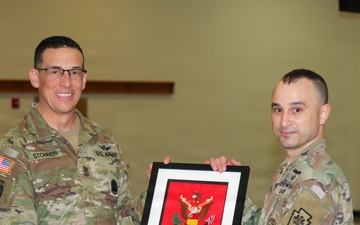 CW2 Jonathan Shreve receives Fire for Effect Award