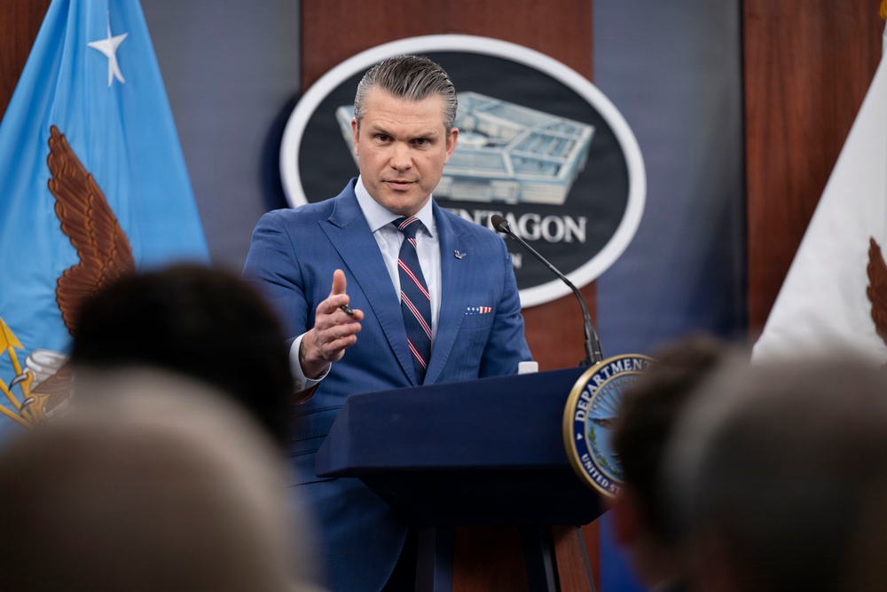 SW, CJCS Conduct Pentagon Press Briefing