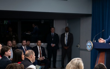SW, CJCS Conduct Pentagon Press Briefing
