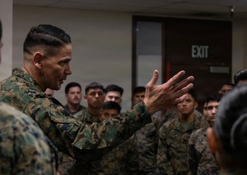 SMMC visits 4thMedBn Reservists