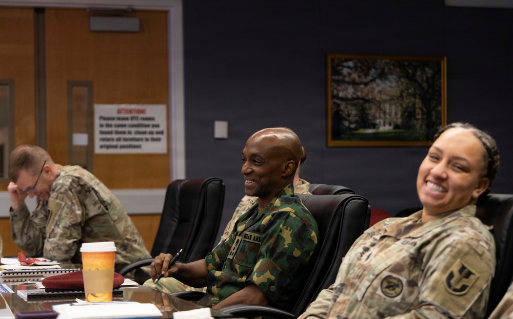 Nigerian Ministry of Defence Health Implementation Programme visits WRAIR