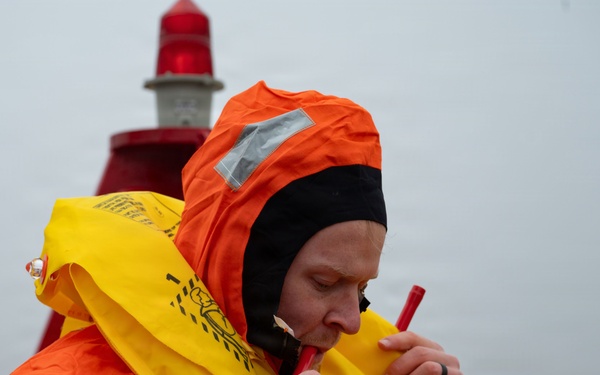 Preparation, partnership, performance under pressure: Joint training strengthens water survival readiness