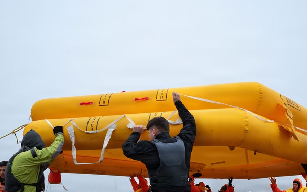 Preparation, partnership, performance under pressure: Joint training strengthens water survival readiness