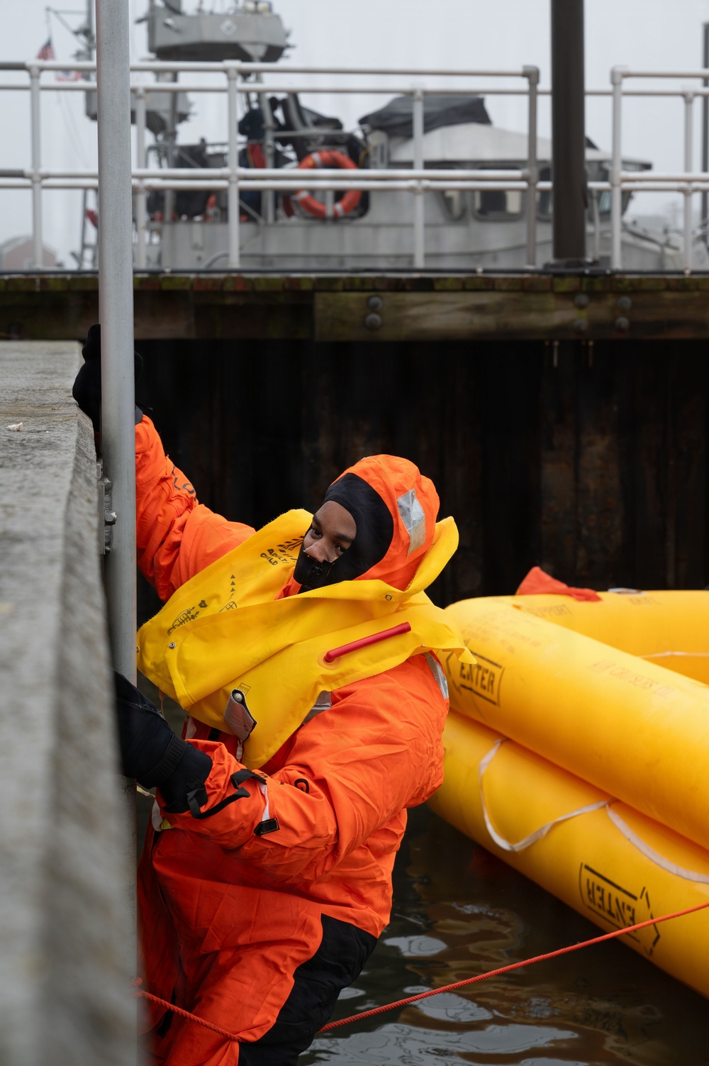 Preparation, partnership, performance under pressure: Joint training strengthens water survival readiness