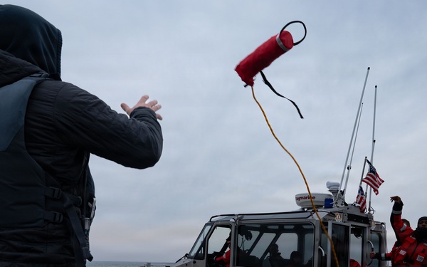 Preparation, partnership, performance under pressure: Joint training strengthens water survival readiness