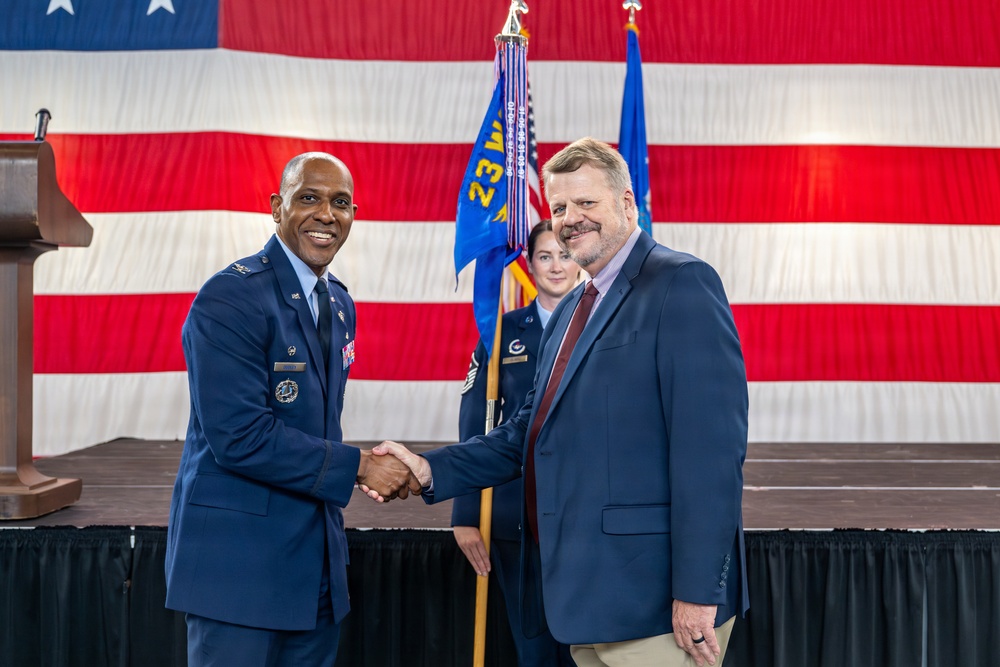 Moody welcomes new honorary commanders