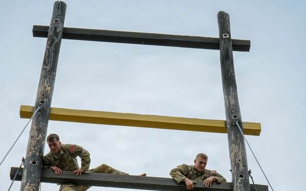 101st Division Airborne Best Squad Competition - Obstacle Course