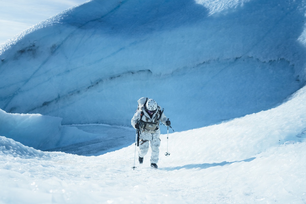 US, Allied Partners SOF conduct SAR scenario in Greenland during AE26