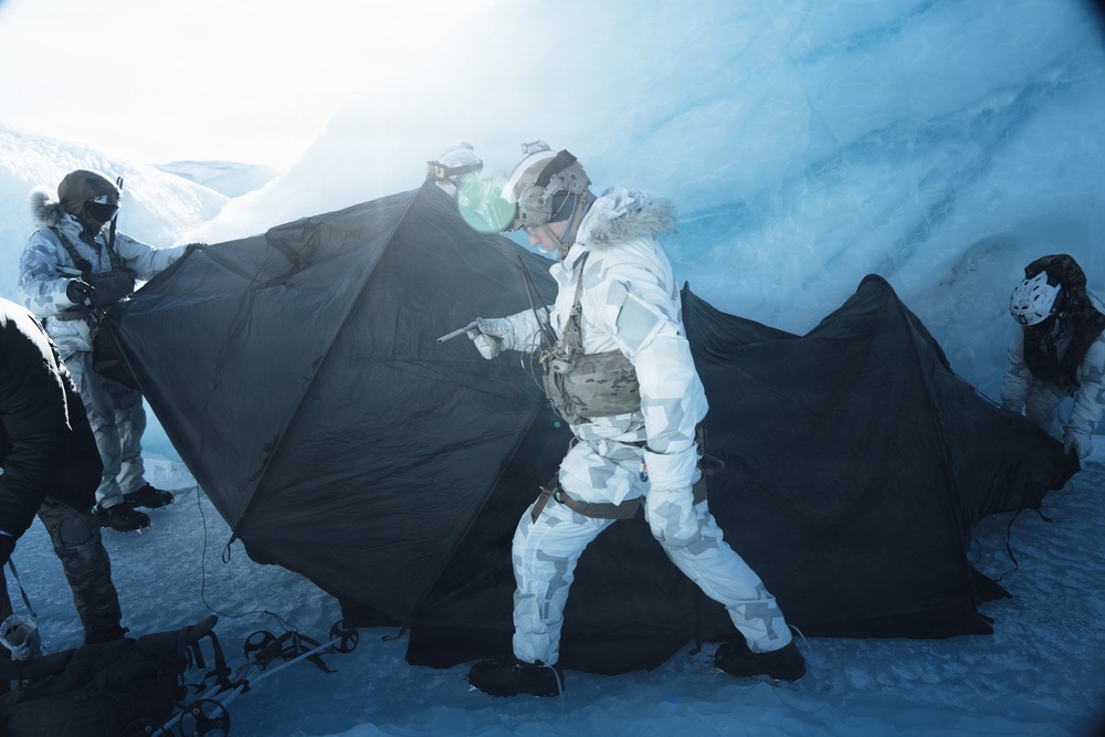 US, Allied Partners SOF conduct SAR scenario in Greenland during AE26