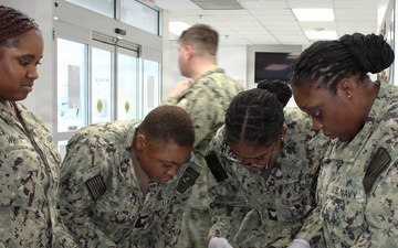 NMRTC Patuxent River Corpsmen Sharpen Suturing Skills