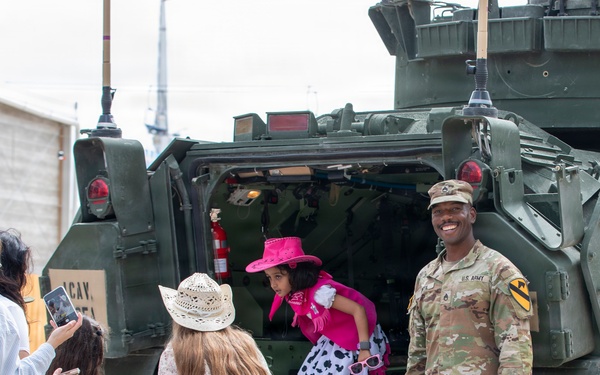 U.S. Army Shows Support on Military Appreciation Day at the Houston Livestock Show and Rodeo