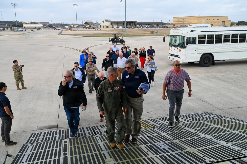 Boardroom to Flight Line: USO Governors Get Inside Look at Air Reserve Mission
