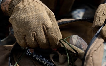 1st MLG CSTS Marines Conduct Pre-Combat Checks and Inspections