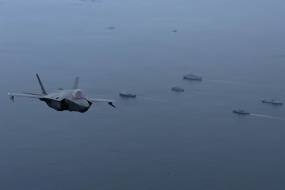 CORE26 | NATO Aircraft and Ships Conduct Joint Formation Flight in Arctic Exercise