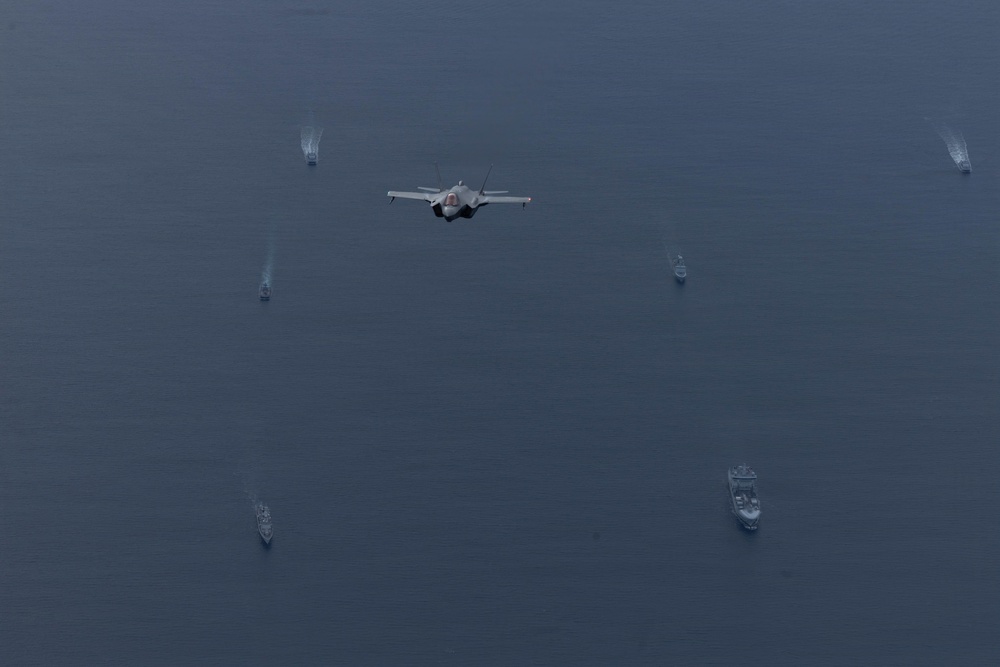 CORE26 | NATO Aircraft and Ships Conduct Joint Formation Flight in Arctic Exercise