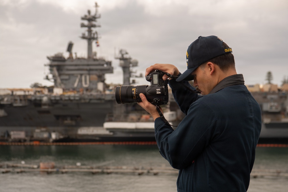 USS Nimitz Pulls into San Diego
