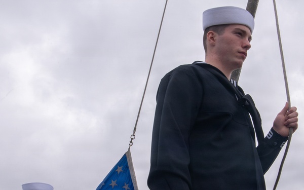 USS Nimitz Pulls into San Diego