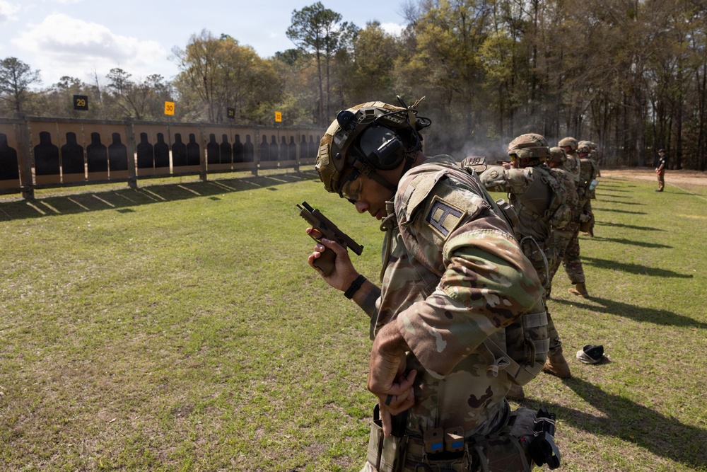 OC/T Reloads M17 during Match 5 at All Army