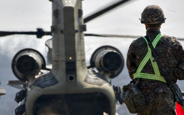 2CAB Soldiers Conduct VALEx to Support Apache Precision Fires During Talon Reach