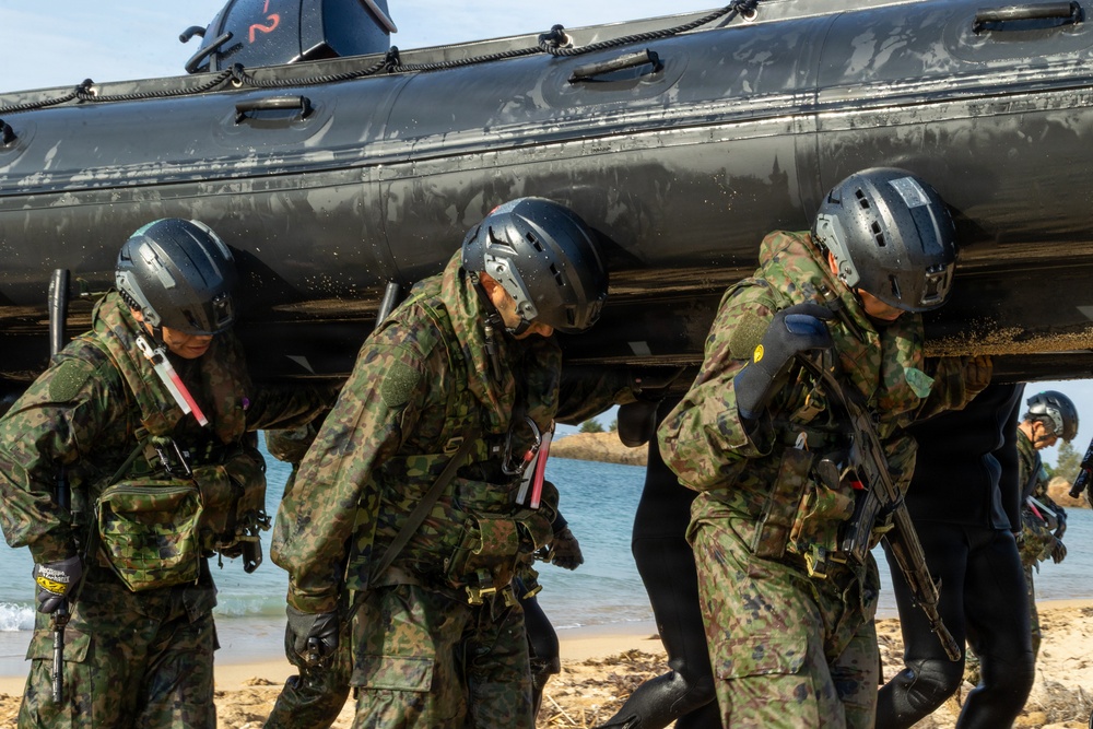JMSDF LCAC Landings at Kin Blue Training Area