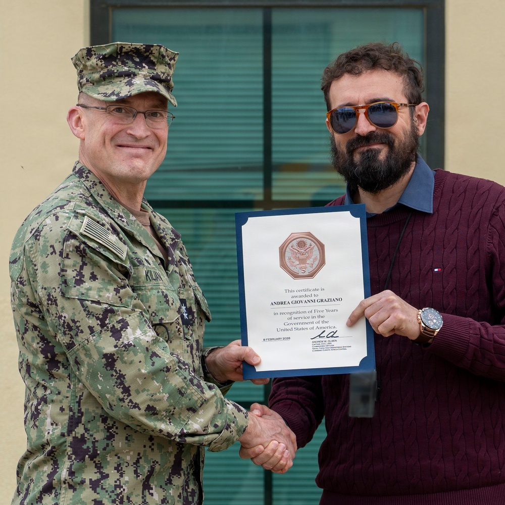 PWD Sigonella Hosts Rear Adm. Kilian