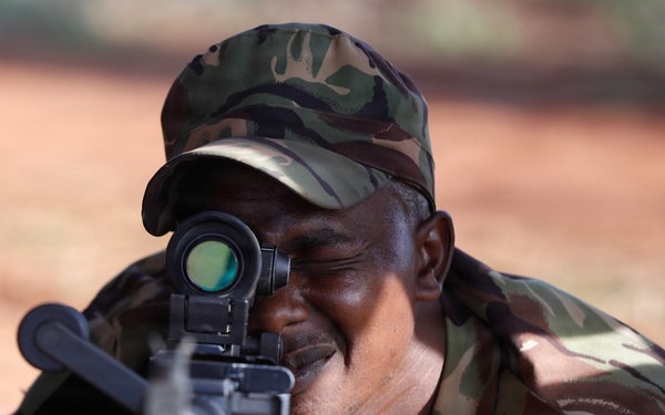 US, Kenya infantrymen conduct M249 SAW range training during Justified Accord 2026