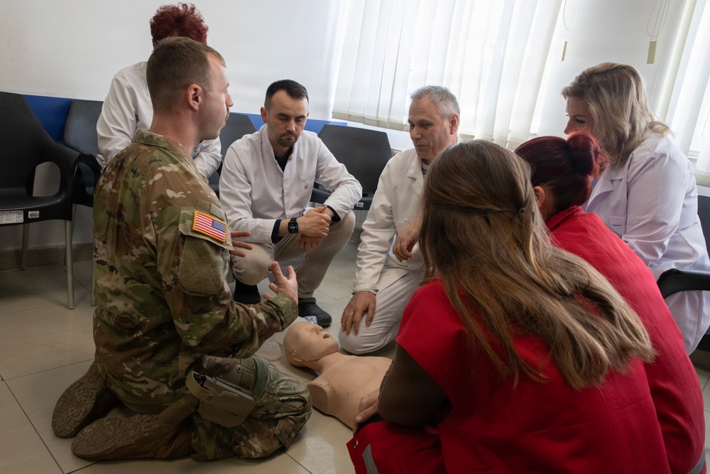 U.S. Army National Guard medics strengthen local clinic with lifesaving training
