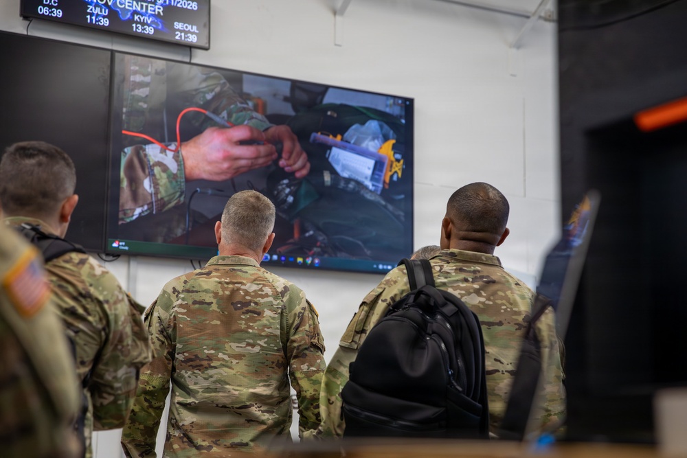 Senior Leaders Walk Through 21st Theater Sustainment Command Innovation Center