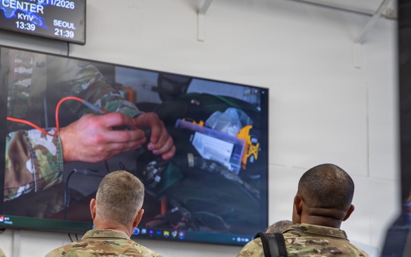 Senior Leaders Walk Through 21st Theater Sustainment Command Innovation Center