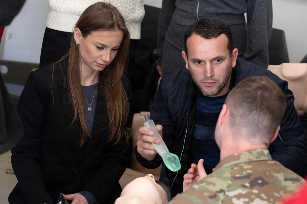 U.S. Army National Guard medics strengthen local clinic with lifesaving training