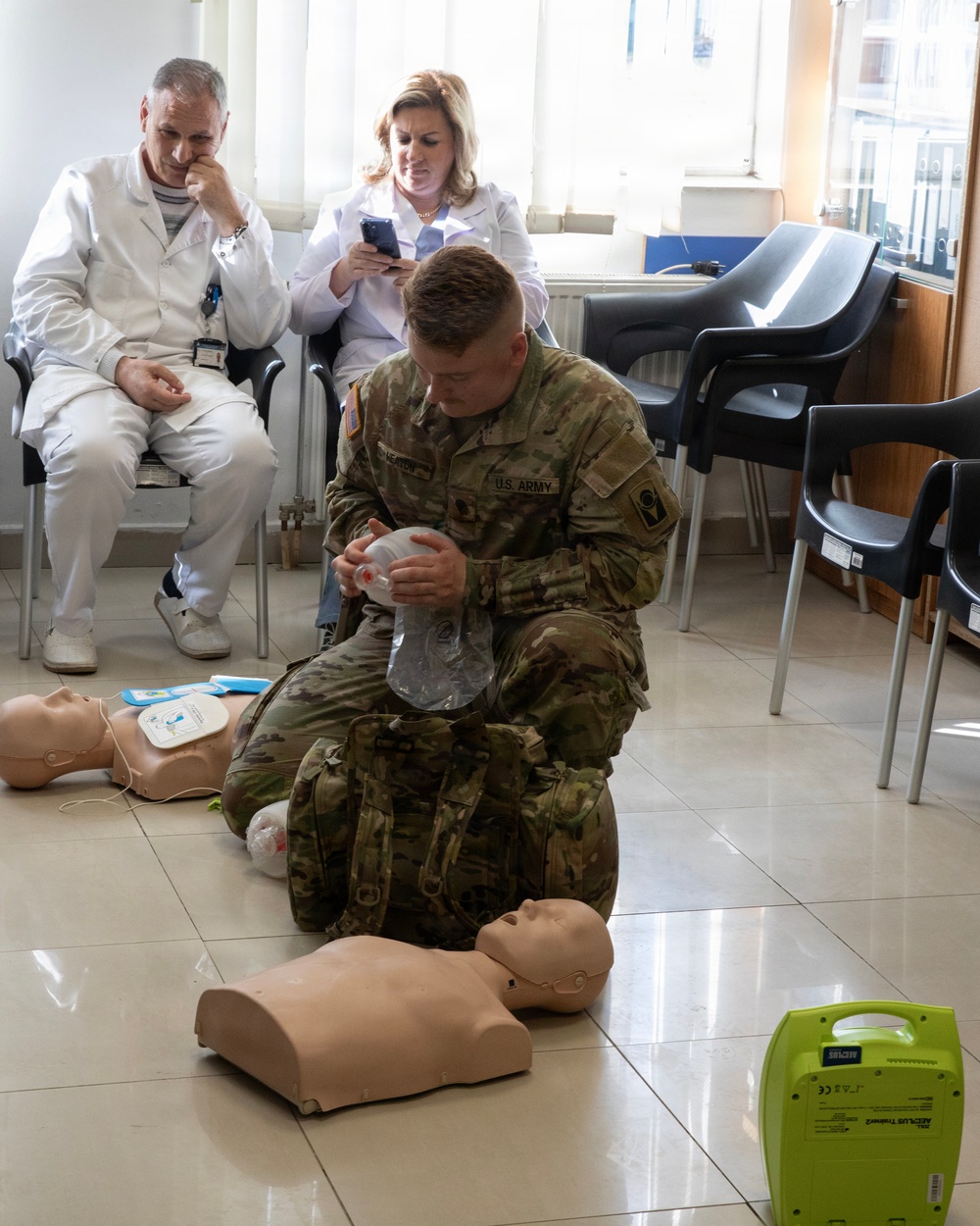 U.S. Army National Guard medics strengthen local clinic with lifesaving training