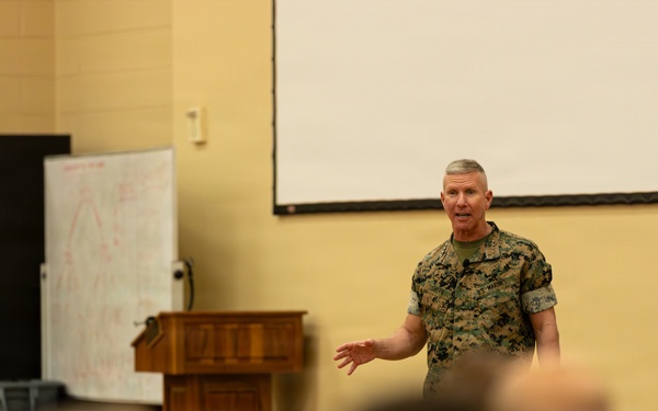 The Commandant, Gen. Eric M. Smith speaks to Warrant Officer Basic Course India Company