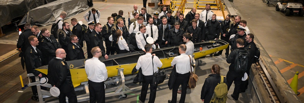 German Navy Officers Visit Carderock