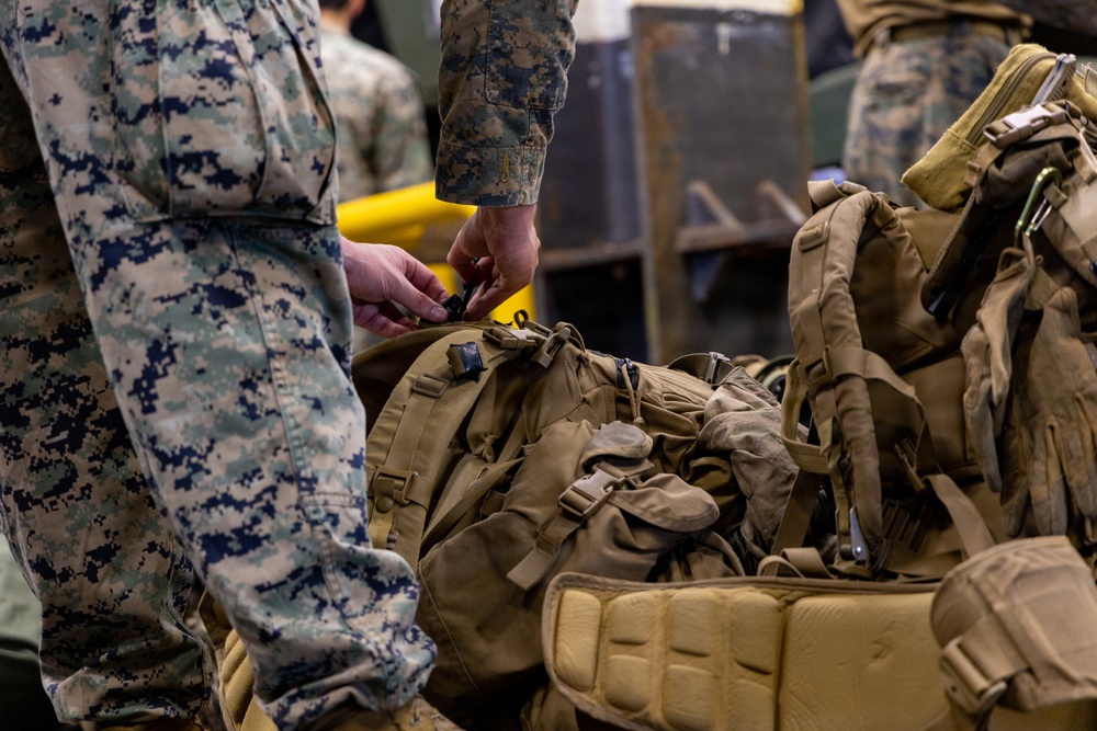 22nd MEU (SOC) | LCAC Operations on the USS Iwo Jima