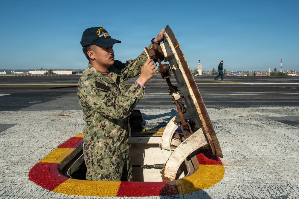 Nimitz Sailor Conducts Maintenance