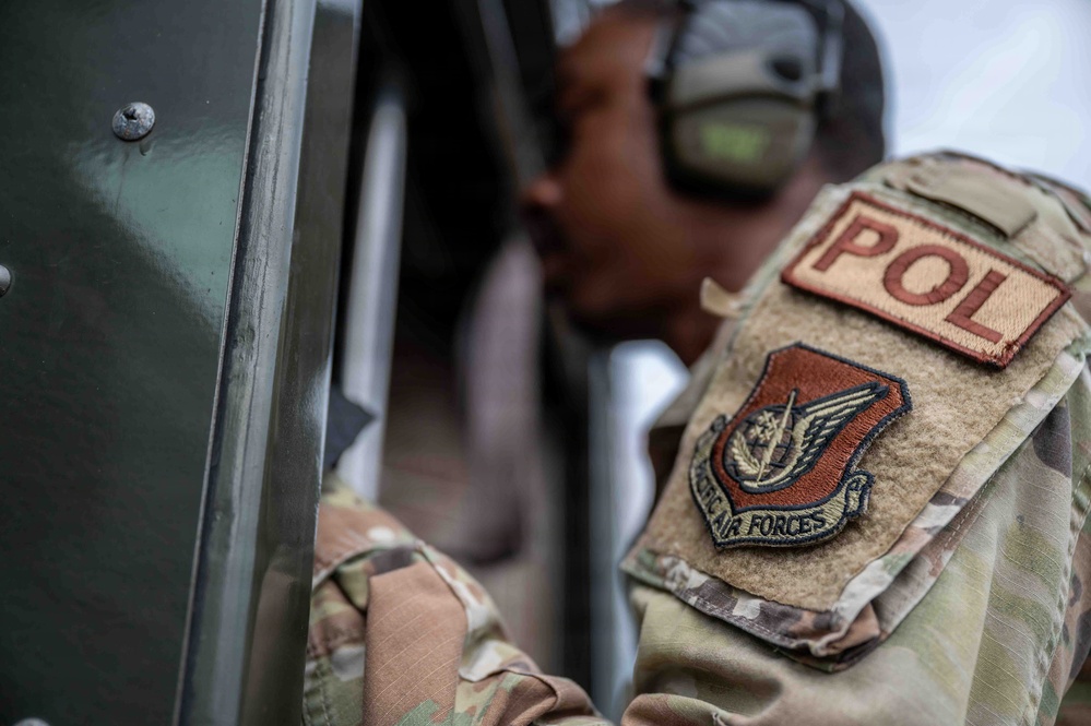 BM26 : Hot pit operations keep Kadena fighters airborne