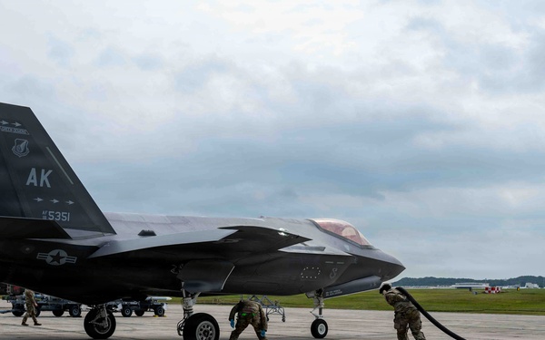 BM26 : Hot pit operations keep Kadena fighters airborne