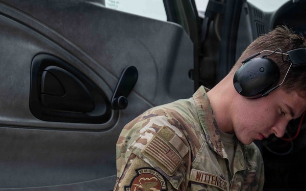 BM26 : Hot pit operations keep Kadena fighters airborne