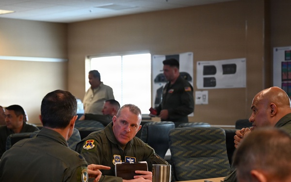 18th AF Commander Sees Reserve Advantage Firsthand at C-5 Schoolhouse